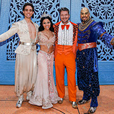 Aladdin (Philipp Büttner), Prinzessin Jasmin (Myrthes Monteiro), Hardy Krüger Jr. und Dschinni (Kristofer Weinstein) © Stage Entertainment Andre Mischek