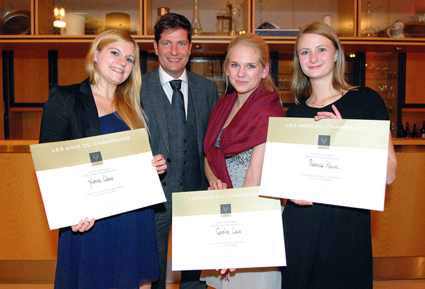 WIHOGA Dortmund gewinnt Champagne-Wettbewerb der deutschen Hotelfachschulen, Foto: Stephan Kwiecinski