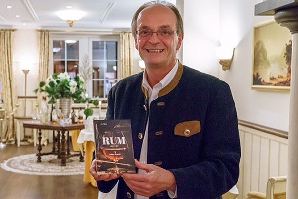 Romantik Hotel Schloss Rheinfels | Gerd Ripp veröffentlicht viertes Buch &quot;Rum – puros y mas&quot;