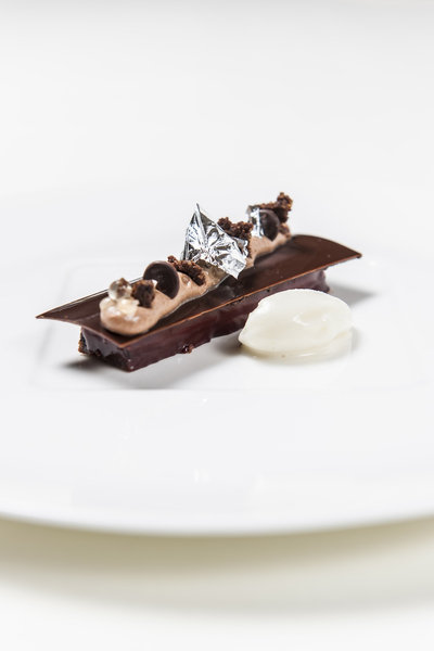 Exotische Schokolade mit Yuzu Sorbet von Sternekoch Peter Knogl 
