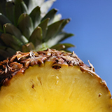 Tipps von Jeune Restaurateur Sascha Stemberg | Ananas richtig aufschneiden, Foto © pitopia/Blickpunkt