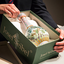 Auktionshaus Sotheby's | Vase für 16 Mio versteigert