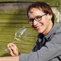 Nachwuchspreis der deutschen Weinwirtschaft | Dominik Münzenberger ist DLG-Jungwinzer des Jahres 2018