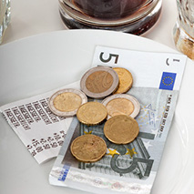 Rituale und Unsicherheit beim Trinkgeld | Stimmt so, Foto © pitopia / Edler von Rabenstein