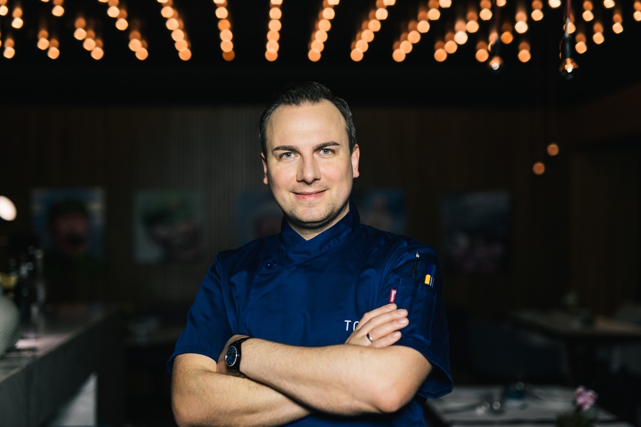 Mit dem DRAGONFLY by Tim Raue wird das erste internationale Restaurant aus der Feder des Berliner Spitzenkochs am The Boulevard eröffnet - Silvester bei den Scheichs.