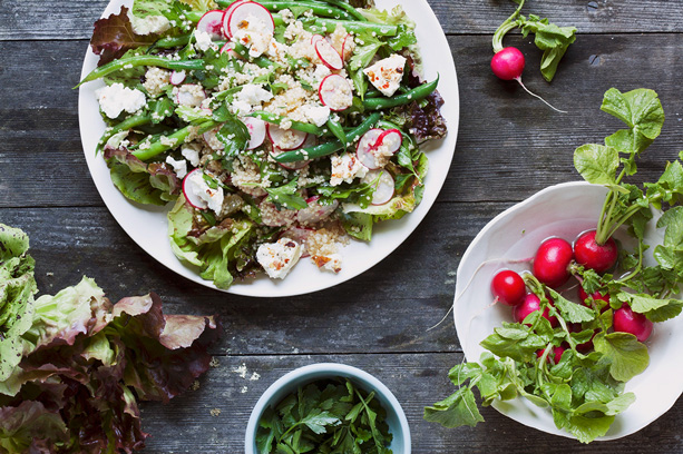 Rezept: Gemischter Salat mit Radieschen, Petersilie und Käse, Foto @ BEVO