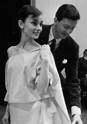 Hubert de Givenchy und Audrey Hepburn