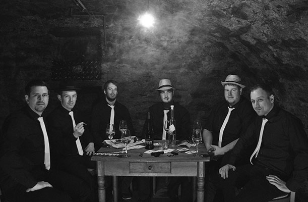 Die Machenschaften der Mosel-Mafiosi | Wein-Paten im Mafia-Look, Foto © Winzervereinigung Riesling-Kartell