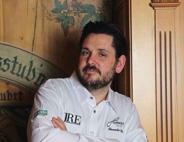 Alexander Huber ist seit Januar 2019 Präsident der Jeunes Restaurateurs und Küchenchef des Restaurants „Huberwirt“ in Pleiskirchen Foto: JRE