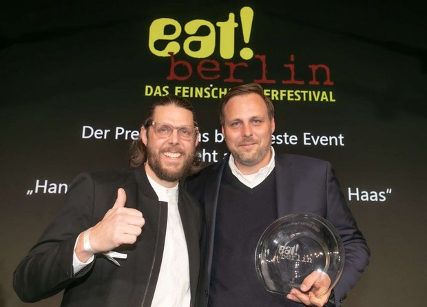 Publikumspreis für beliebtestes Event – Laudator Philipp Vogel – Preisträger Florian Glauert © eat! berlin 2022