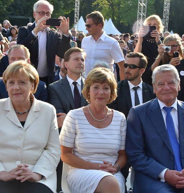 Angela Merkel, Daniela Schadt, Joachim Gauck Bürgerfest im Garten von Schloss Bellevue. Fotos: Honza Klein
