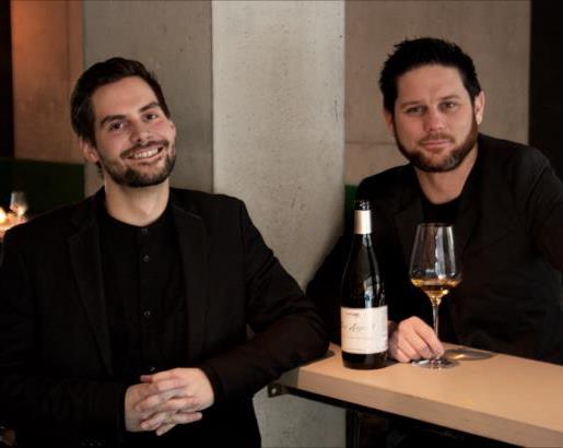 Ab April 2017 verzeichnet die Weinbar Schwein in Berlin Mitte zwei prominente Neuzugänge: Pascal Kunert (Reinstoff, La Vie) und Manu Rosier (Panama, Cordobar).